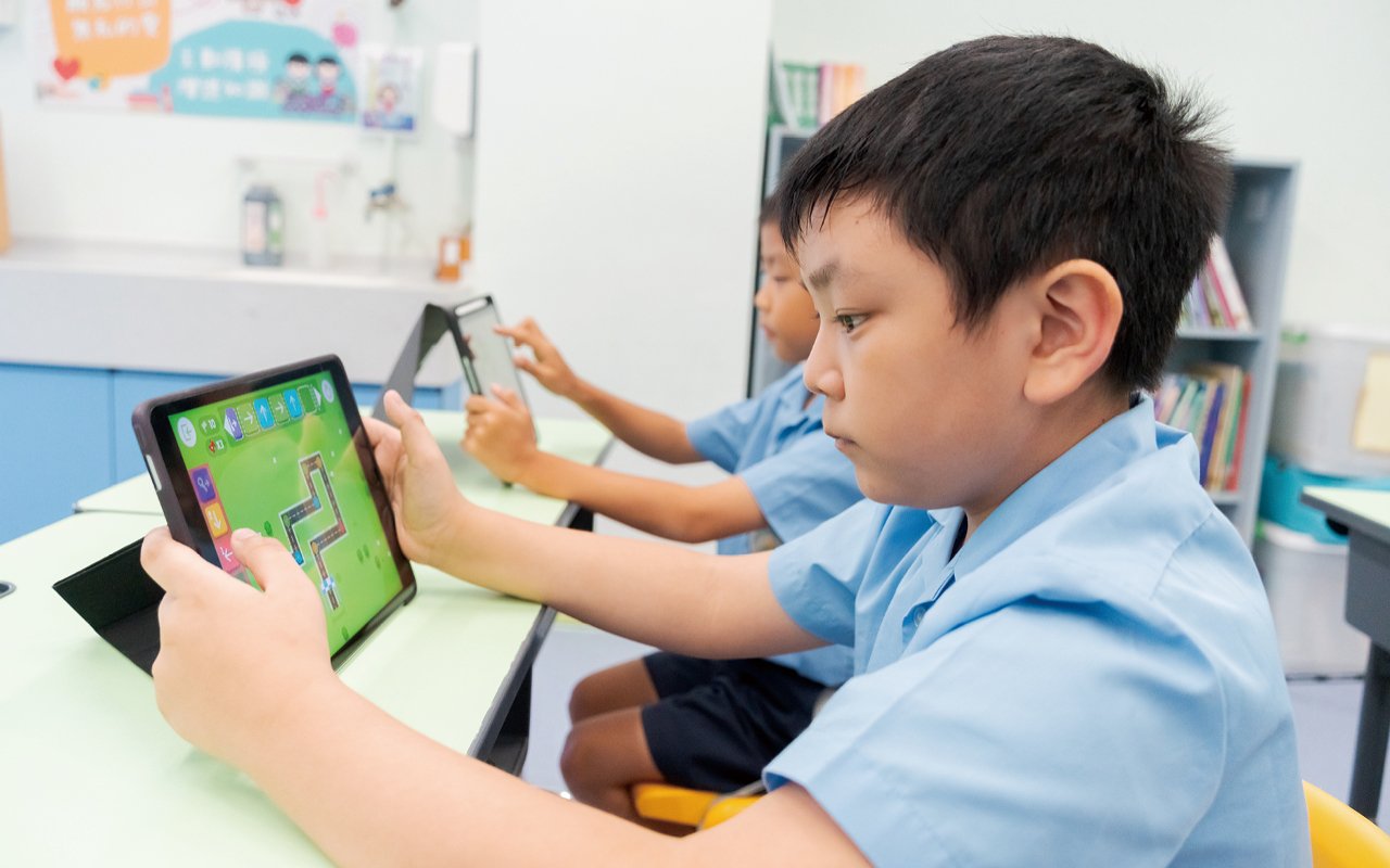 The school further uses e-learning to make teaching more effective