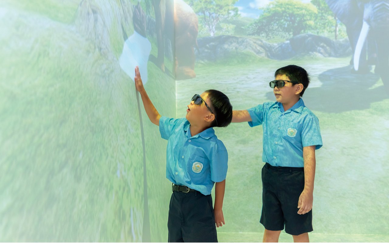 The school also provides VR courses, using the large virtual reality wall on campus for teaching.