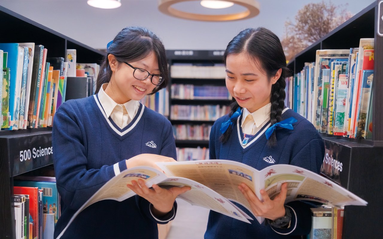 作為一所天主教女校，提供豐富的中、英文語境教育最能發揮女孩子的語言潛能