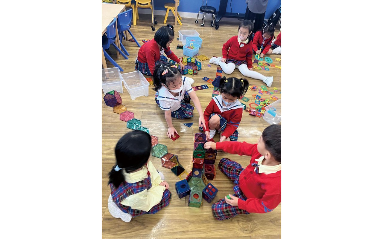 每日安排不少於 30 分鐘的自由遊戲時間