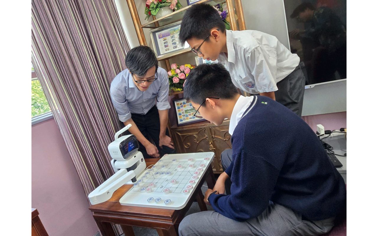 學校引入人工智能「元蘿蔔」