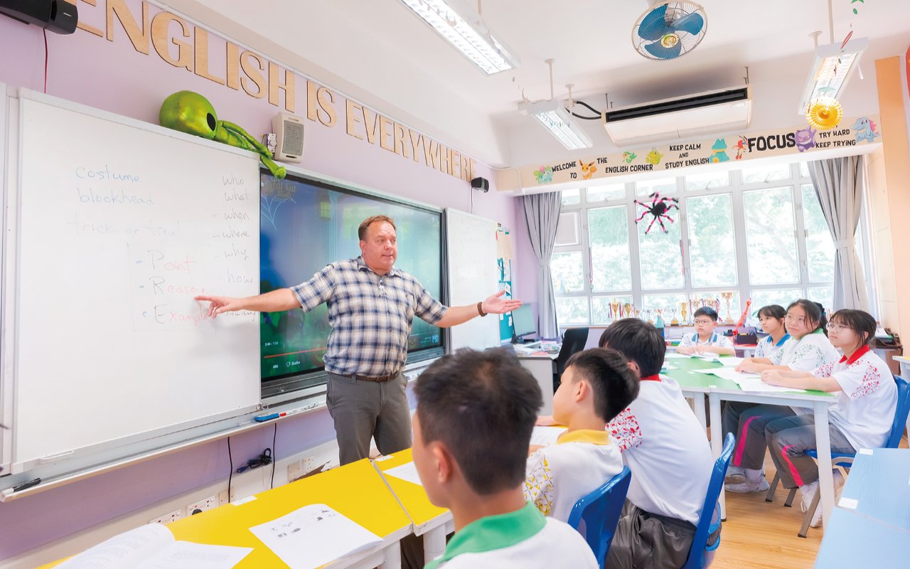 學校重視營造全校校本英語環境