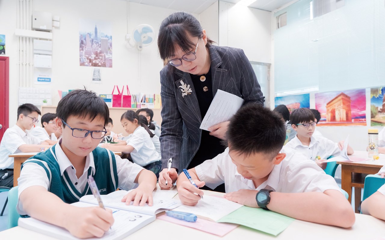 學校開展跨課程語言學習，在不同課程中融入英文