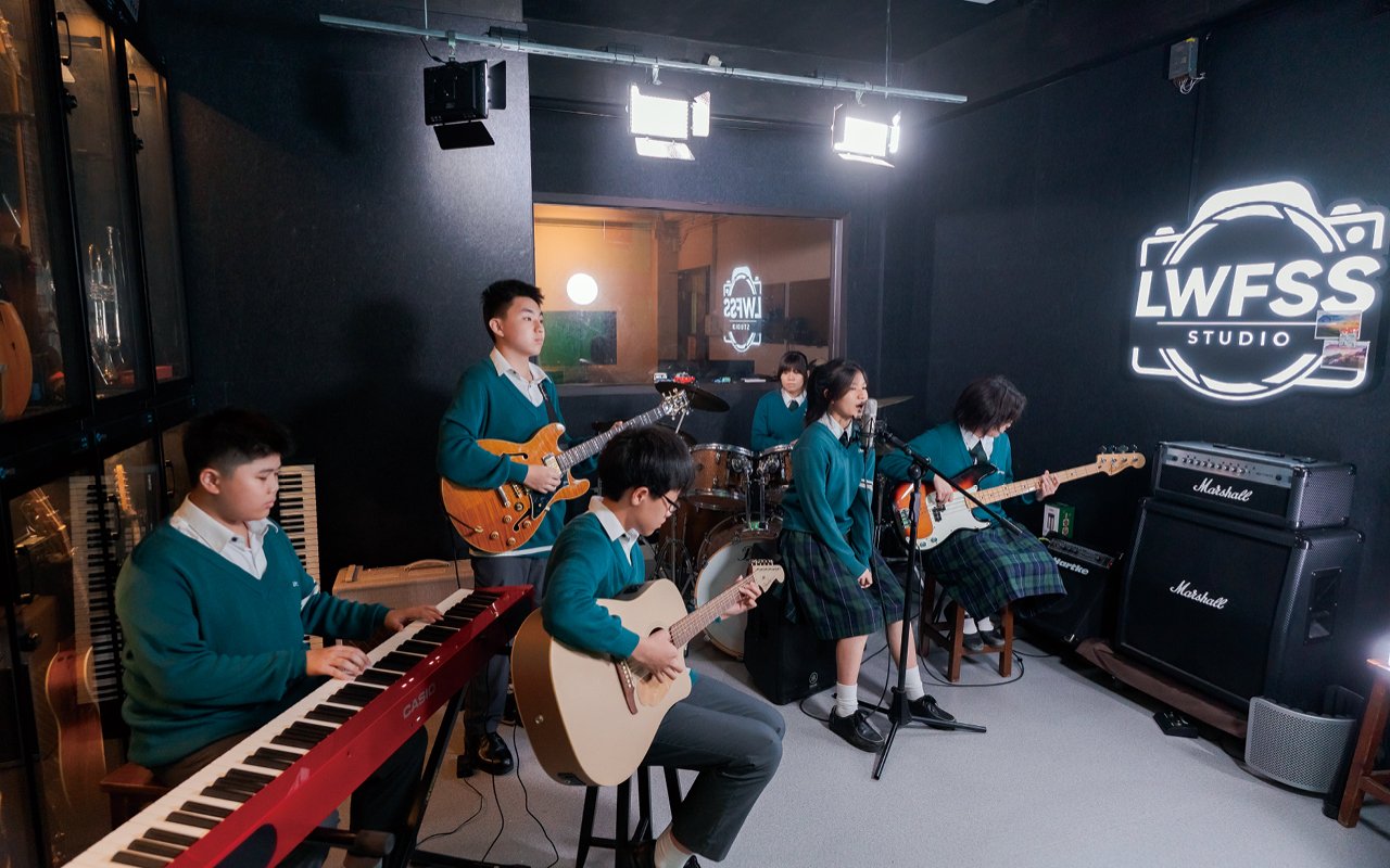 帶領同學到西九文化區及到維港海濱長廊等地進行街頭音樂表演