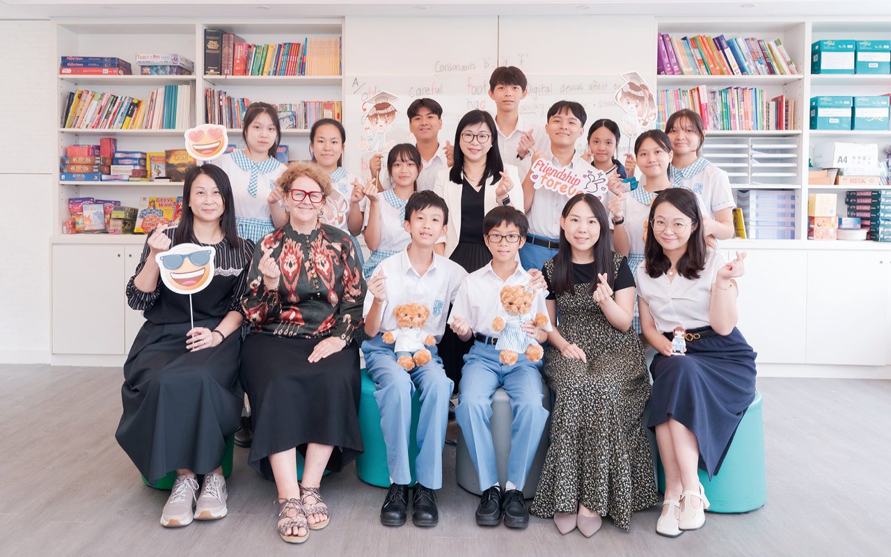 迦密聖道中學致力提供全人教育，培育學生在靈、德、智、體、群、美六育均衡發展