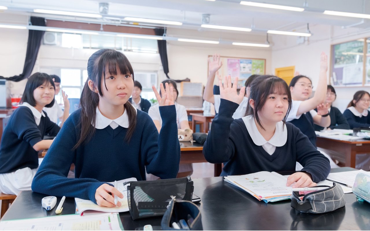 在學術方面，學校亦設有中英數的補底、拔尖班
