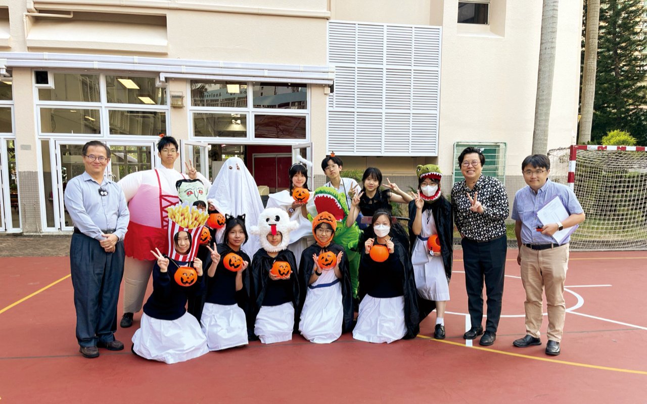 參與校內的各種活動，例如萬聖節、年宵攤位等
