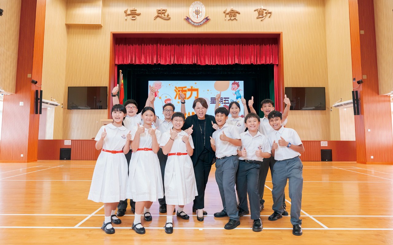 東華三院李潤田紀念中學近年採取了不同的英語增強措施，以提升學生的英文書寫和口語溝通能力