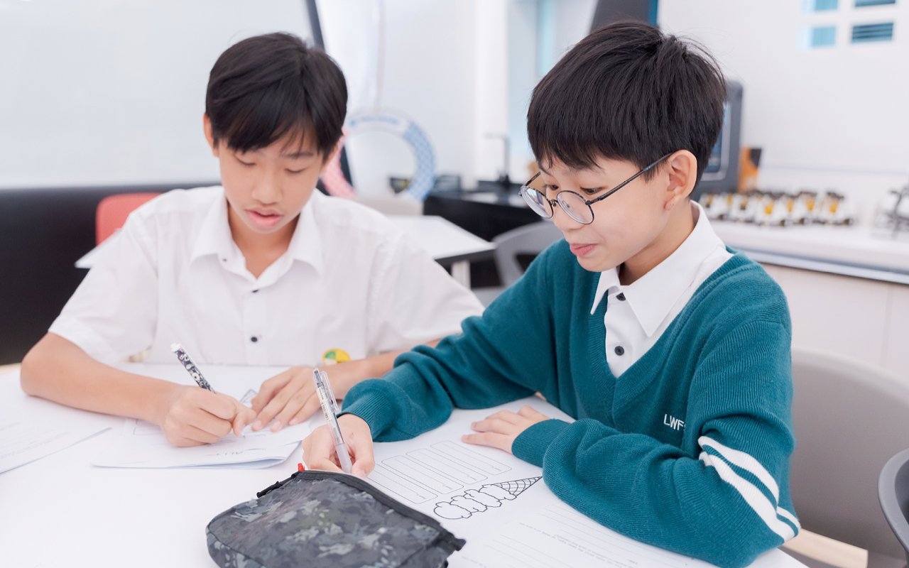 學校會為有能力和興趣的高中生安排免費的雅思英語課程（IELTS）