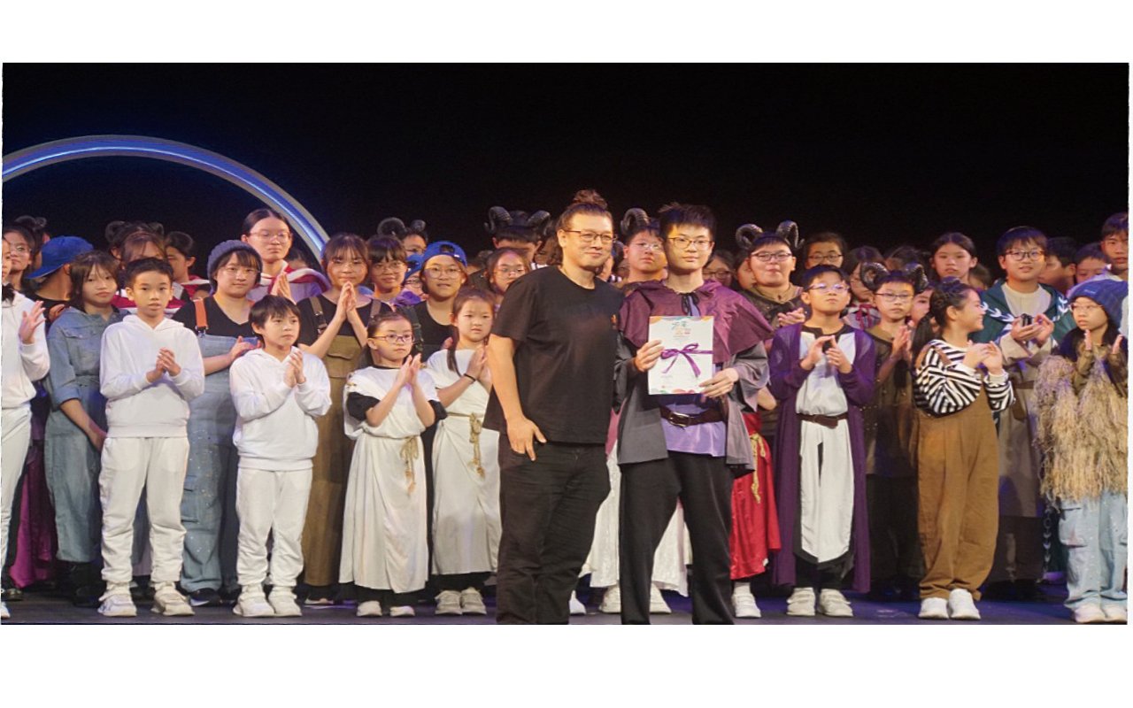 透過英語藝術活動，讓學生自信地運用英語