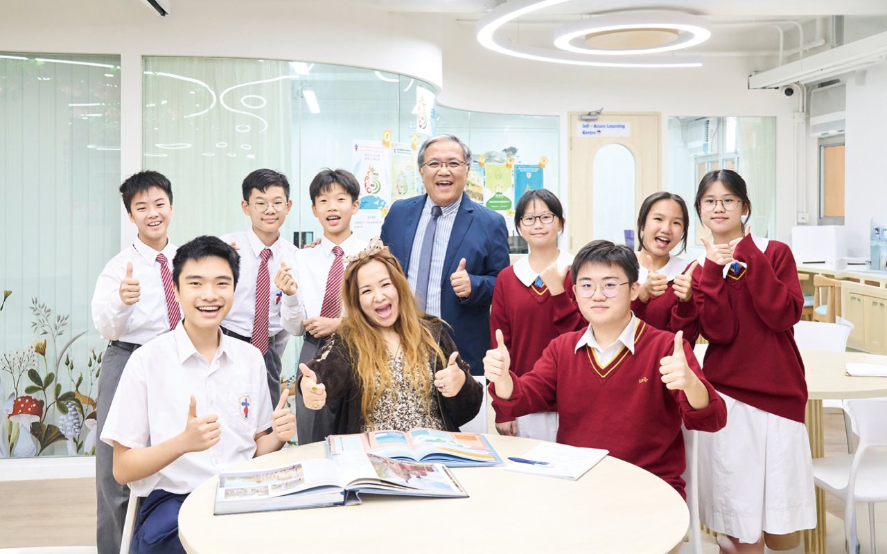 張豐校長相當重視英文教與學，透過全面而豐富的學習生活，幫助同學踏上成功之路