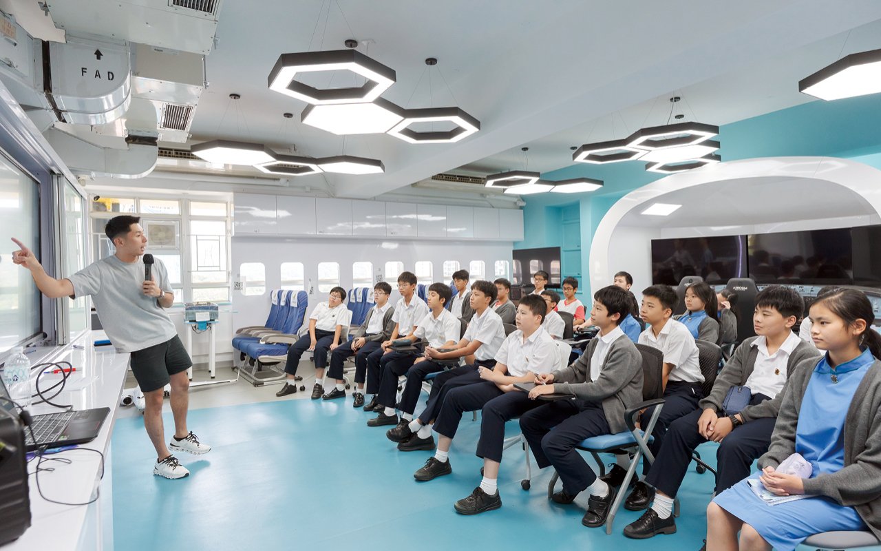學校採用跨學科學習的策略，將科學科改為英語授課