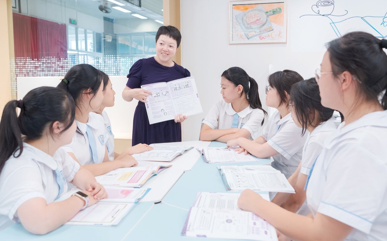 學校鼓勵同學按個人能力每年報考一個英語國際證書