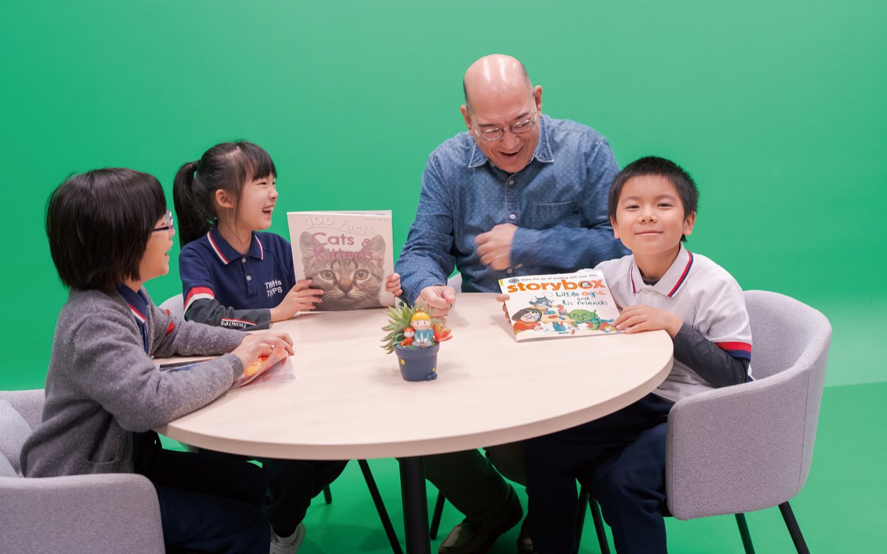 除了主題活動外，學校亦為各種英語課外活動提供資源及支援