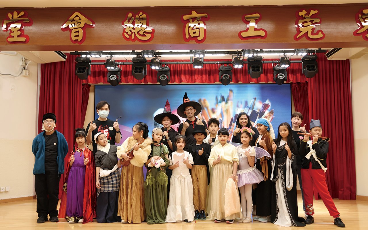 今年英文科以Halloween萬聖節為主題，與視藝科合作進行跨學科活動