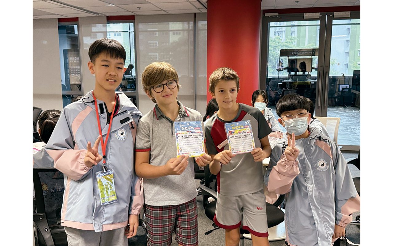 外籍老師與學生的關係非常融洽