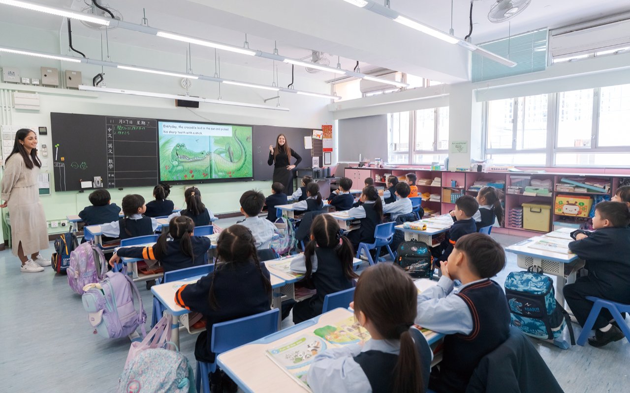 學校特別設立英文科學課程，以英語教授科學知識
