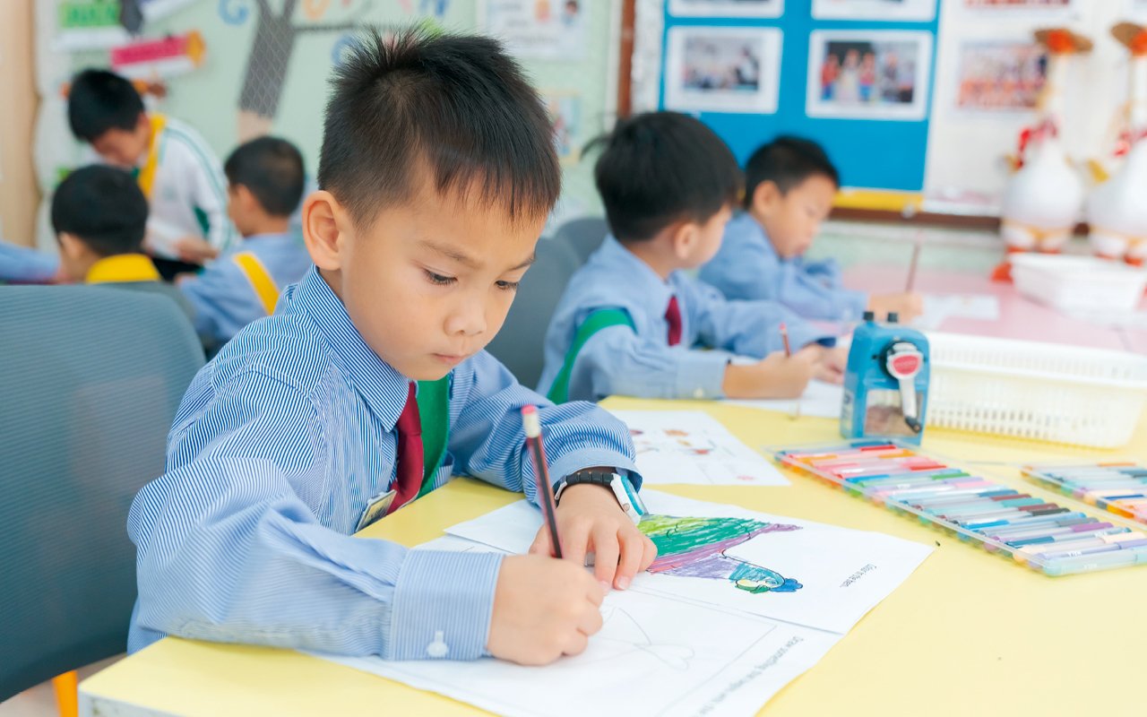 每年，學校都會安排同學參加國際性的英語考試