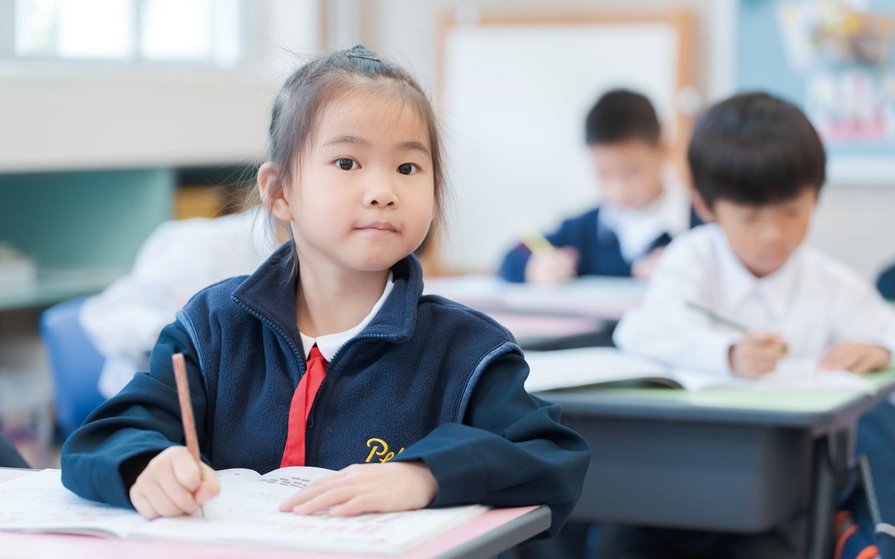學生通過實際的交流，能逐漸克服對說英語的恐懼，增強自信心