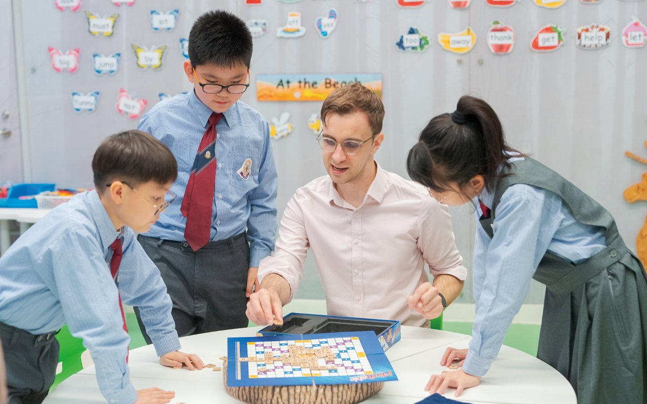 營造豐富多姿的英文語境，強調課堂以外及跨學科的英語活動安排