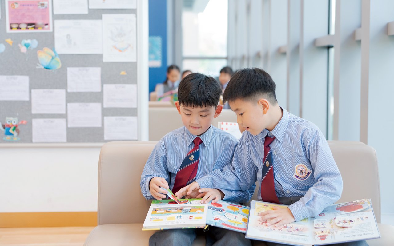 學校尤其鼓勵學生常閱讀，包括故事與非故事類的書刊