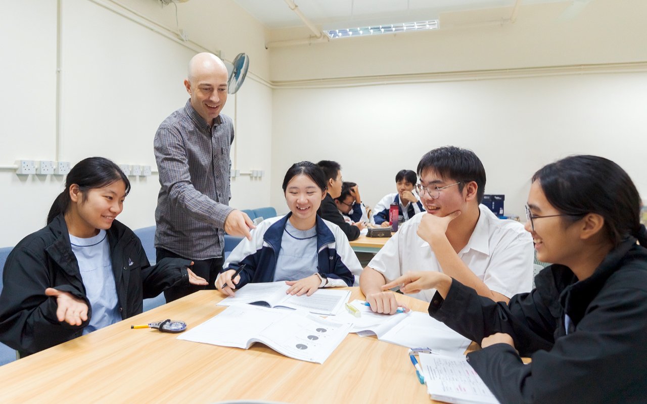 學校制定多元化的語言教學策略