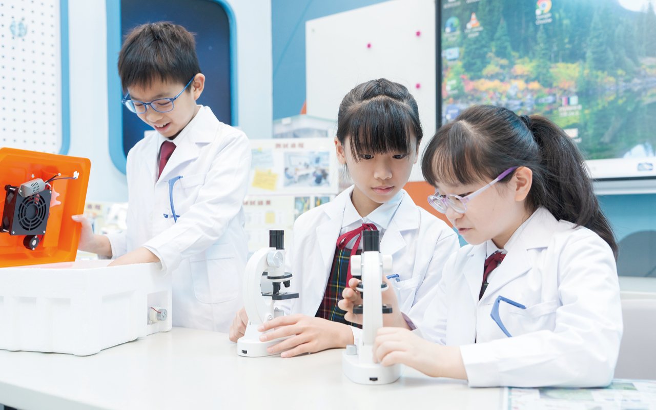 學校以「動腦筋，動手做」為核心理念