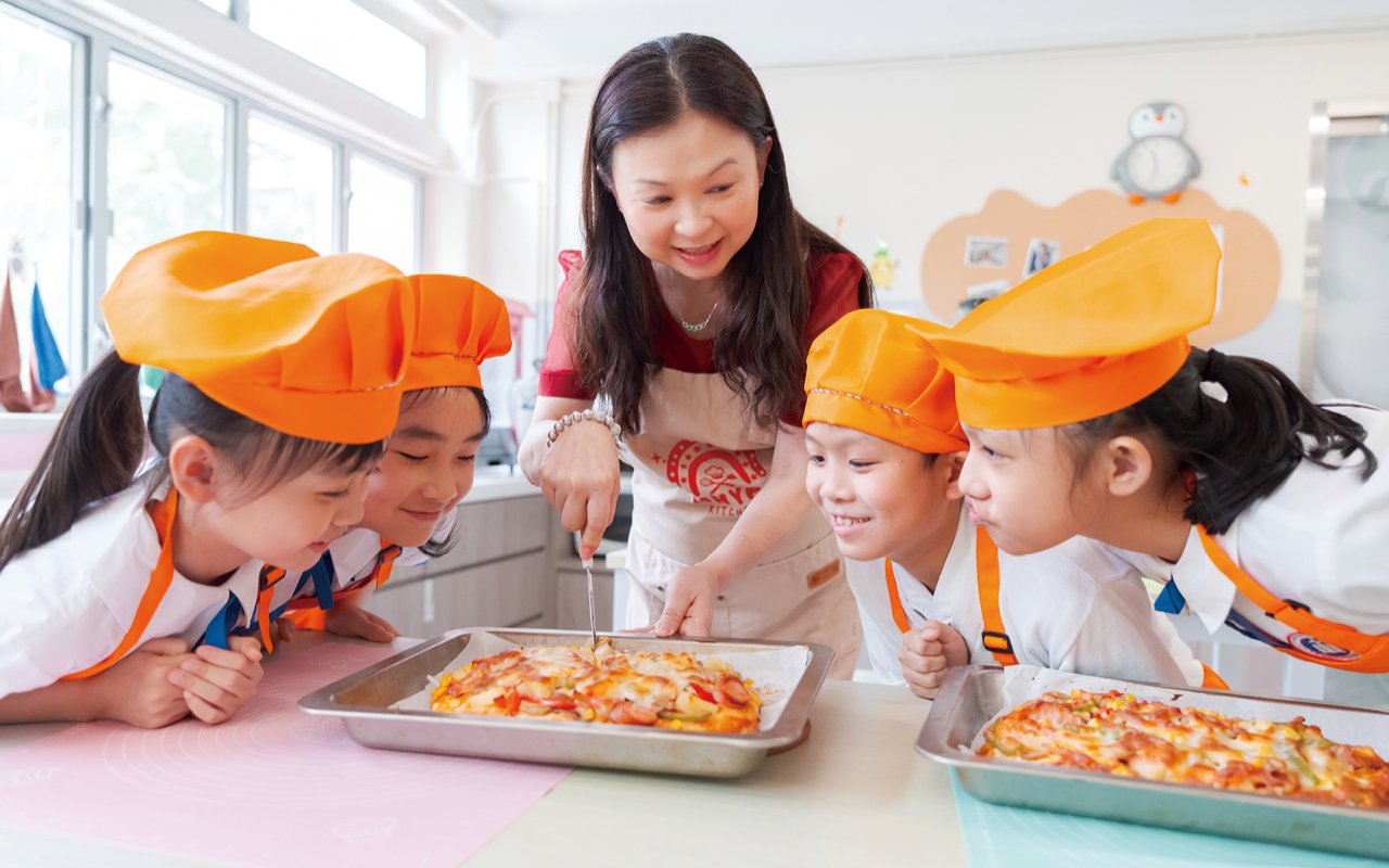 学校以综合生活技能课程为核心