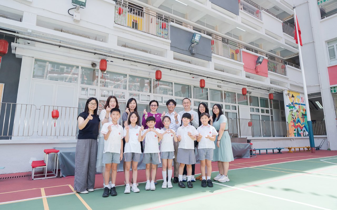 學校秉持「作育英才，服務社會」的校訓