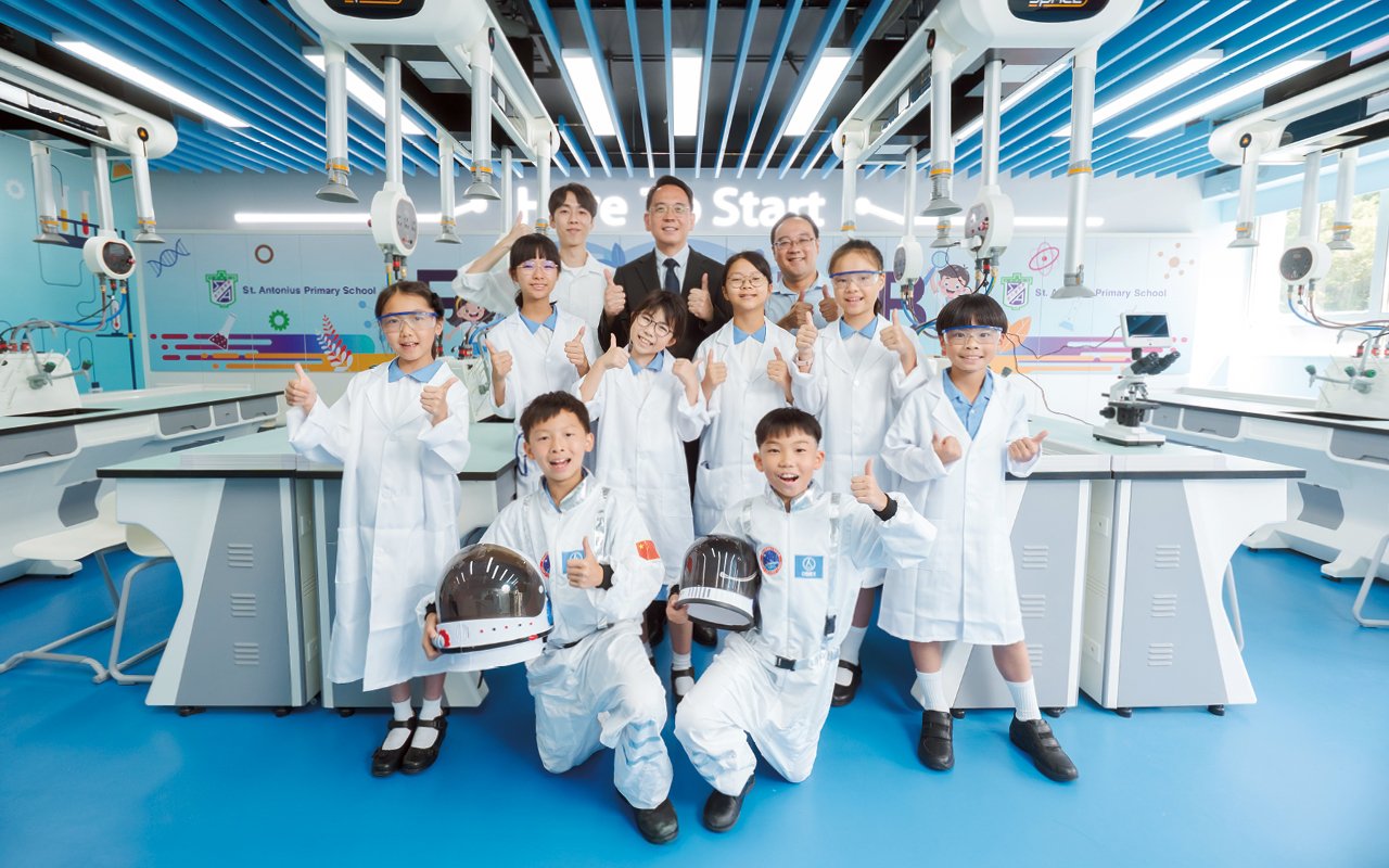 聖安當小學以「公、誠、勤、毅」為校訓